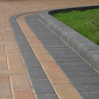 image of a block paving driveway in Suffolk
								